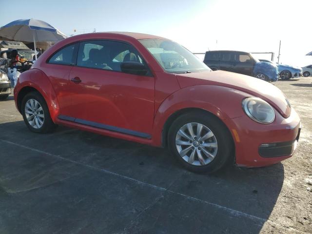 3VWFP7AT9DM636116 - 2013 VOLKSWAGEN BEETLE RED photo 4