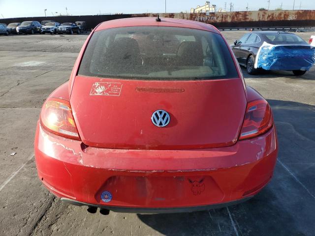 3VWFP7AT9DM636116 - 2013 VOLKSWAGEN BEETLE RED photo 6
