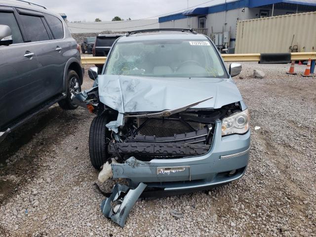 2A4RR6DX7AR501220 - 2010 CHRYSLER TOWN & COU LIMITED BLUE photo 5