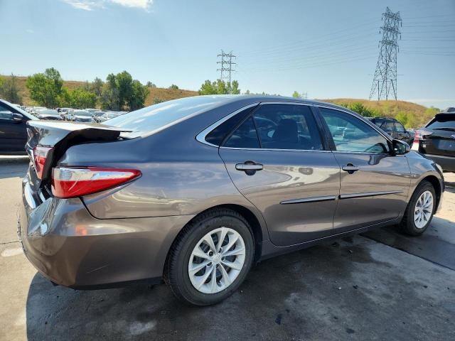 4T1BF1FK1FU045449 - 2015 TOYOTA CAMRY LE 灰色 照片 3