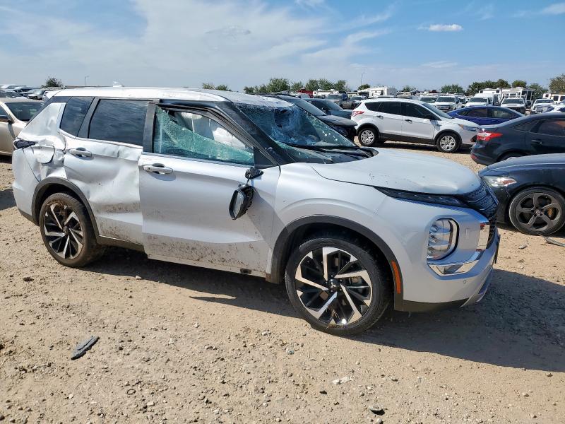 JA4J4VA81RZ020898 - 2024 MITSUBISHI OUTLANDER SE WHITE photo 4