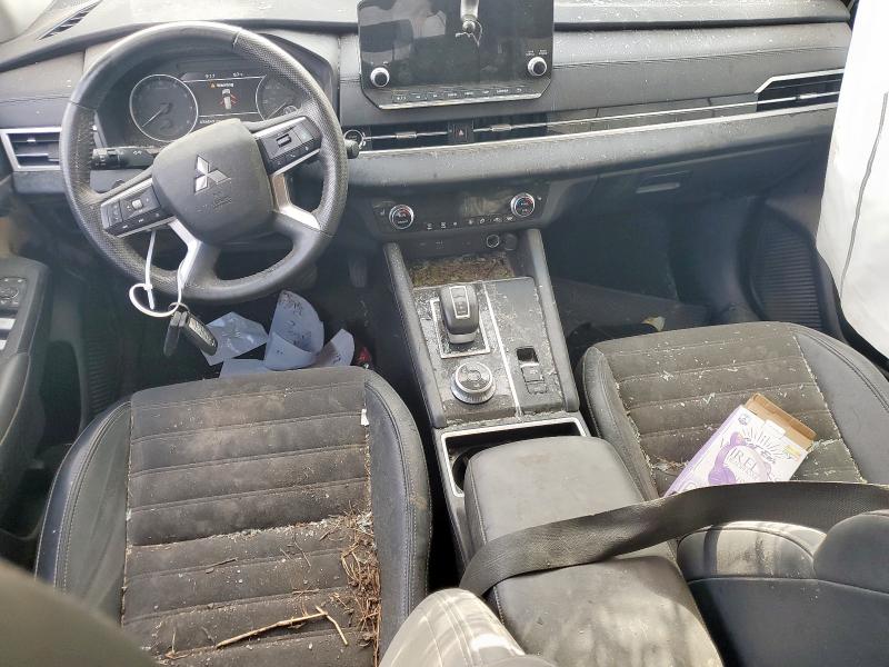 JA4J4VA81RZ020898 - 2024 MITSUBISHI OUTLANDER SE WHITE photo 8