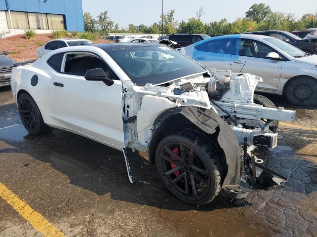 1G1FF1R7XJ0135298 - 2018 CHEVROLET CAMARO SS WHITE photo 4