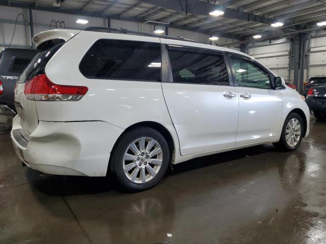 5TDDK3DC6CS035533 - 2012 TOYOTA SIENNA XLE WHITE photo 3