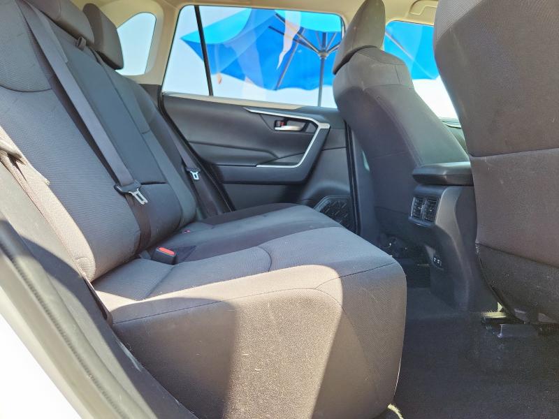 JTMP1RFV0LD529867 - 2020 TOYOTA RAV4 XLE WHITE photo 11