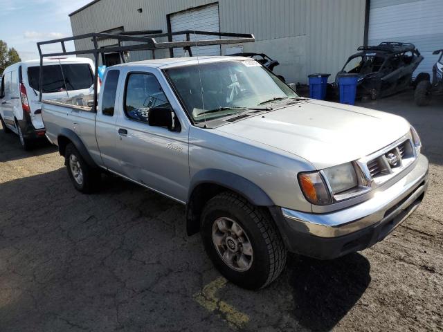 1N6ED26T8YC307818 - 2000 NISSAN FRONTIER KING CAB XE SILVER photo 4