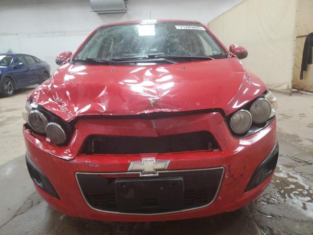 1G1JC5SH3D4118286 - 2013 CHEVROLET SONIC LT წითელი ფოტო 5
