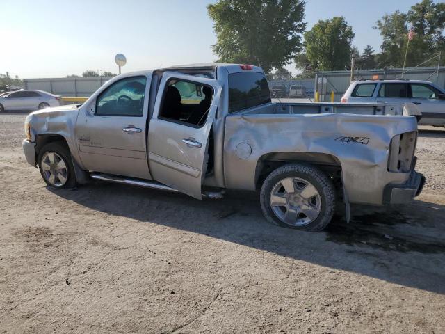 3GCPKSE32BG397197 - 2011 CHEVROLET SILVERADO K1500 LT SILVER photo 2