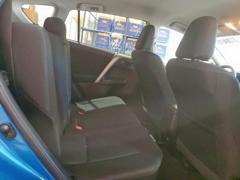 2T3ZFREV9HW344870 - 2017 TOYOTA RAV4 LE 蓝色 照片 11