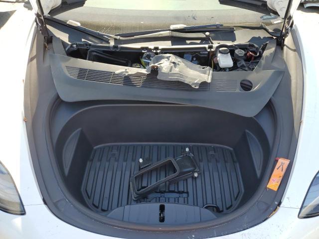 5YJ3E1EAXPF704918 - 2023 TESLA MODEL 3 Weiß Foto 11