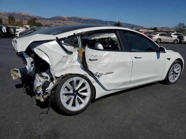 5YJ3E1EAXPF704918 - 2023 TESLA MODEL 3 Weiß Foto 3