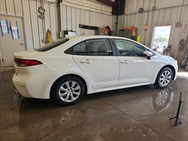 5YFEPMAE0NP331404 - 2022 TOYOTA COROLLA LE WHITE photo 3