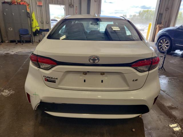 5YFEPMAE0NP331404 - 2022 TOYOTA COROLLA LE WHITE photo 6