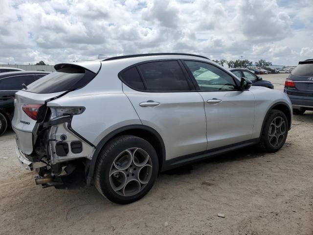 ZASPAJAN4M7D03752 - 2021 ALFA ROMEO STELVIO SPORT فضي صورة 3
