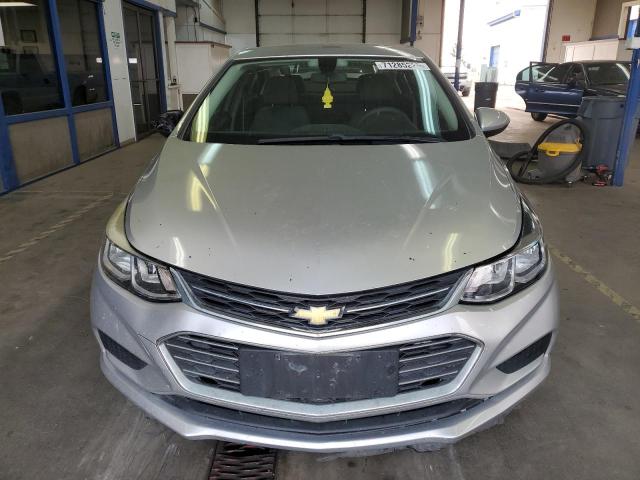 1G1BC5SMXJ7204626 - 2018 CHEVROLET CRUZE LS ვერცხლისფერი ფოტო 5