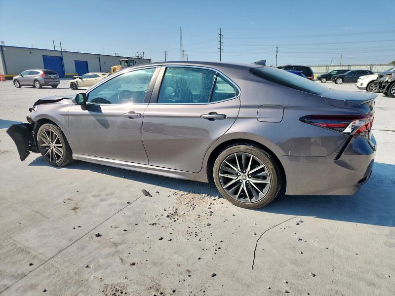 4T1G11AK1NU662294 - 2022 TOYOTA CAMRY SE GRAY photo 2
