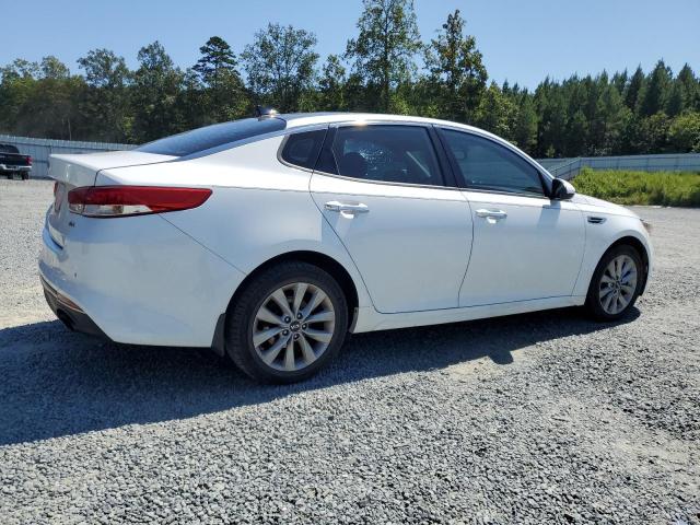 5XXGU4L35HG169814 - 2017 KIA OPTIMA EX WHITE photo 3