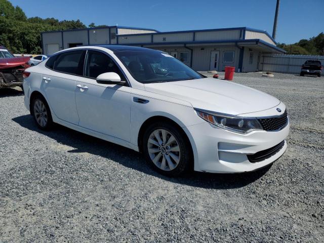 5XXGU4L35HG169814 - 2017 KIA OPTIMA EX WHITE photo 4