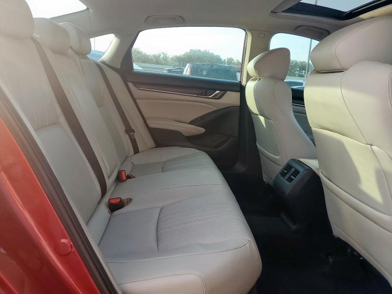 1HGCV1F92JA178483 - 2018 HONDA ACCORD TOURING RED photo 10