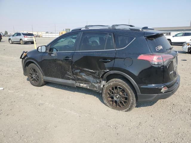 2T3BFREV9JW722676 - 2018 TOYOTA RAV4 LE 黑色 照片 2