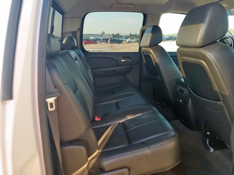 3GCEC13J68G289514 - 2008 CHEVROLET SILVERADO C1500 白色 照片 10