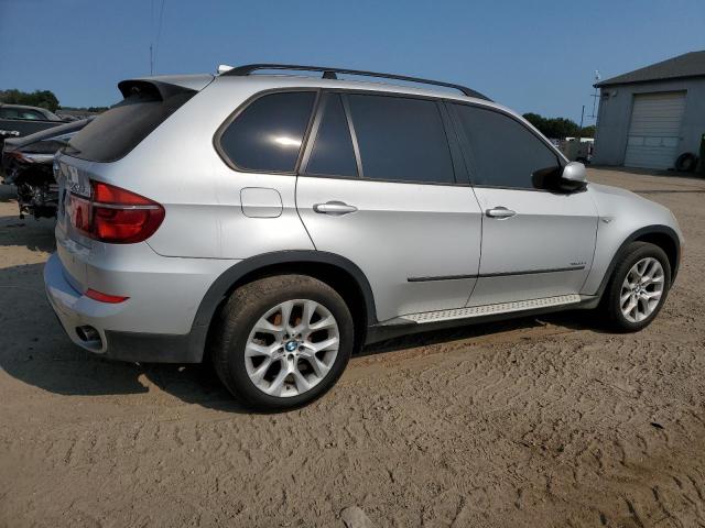 5UXZV4C58BL739849 - 2011 BMW X5 XDRIVE35I SILVER photo 3