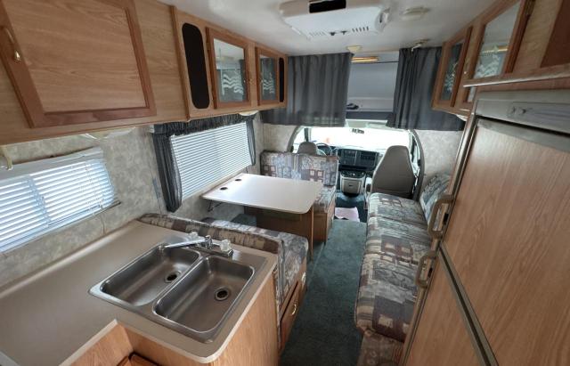 1GBJG31U831126516 - 2003 CHEVROLET EXPRESS G3 WHITE photo 6