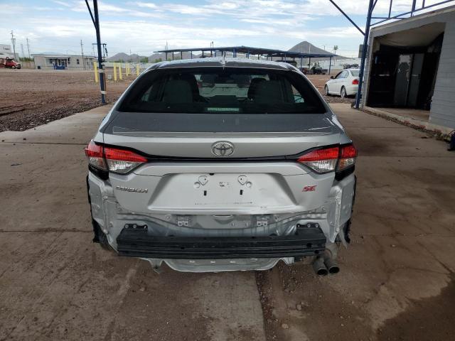 5YFS4MCE5MP060203 - 2021 TOYOTA COROLLA SE فضي صورة 6