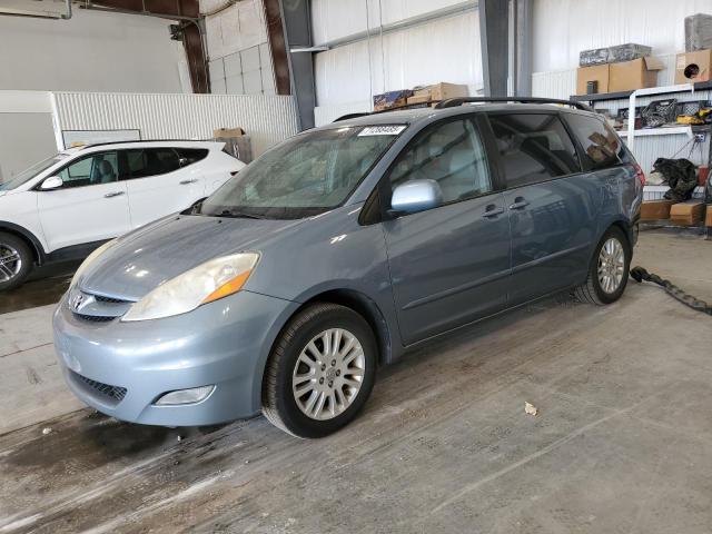 2010 TOYOTA SIENNA XLE, 