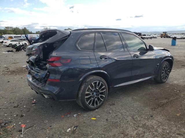 5UX43EU03R9S29411 - 2024 BMW X5 XDRIVE50E BLACK photo 3