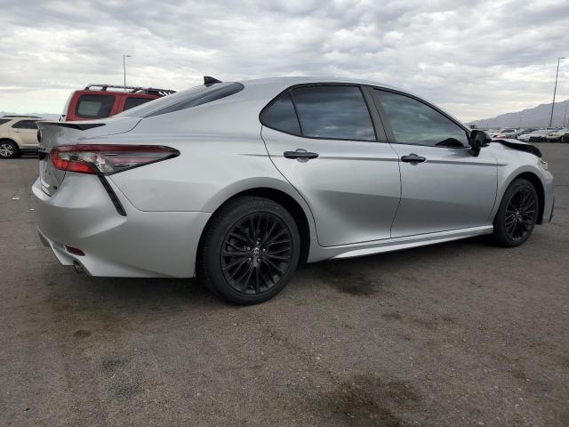 4T1G11AK2NU498747 - 2022 TOYOTA CAMRY SE SILVER photo 3