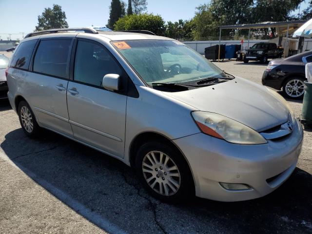 5TDZK22C18S197886 - 2008 TOYOTA SIENNA XLE SILVER photo 4