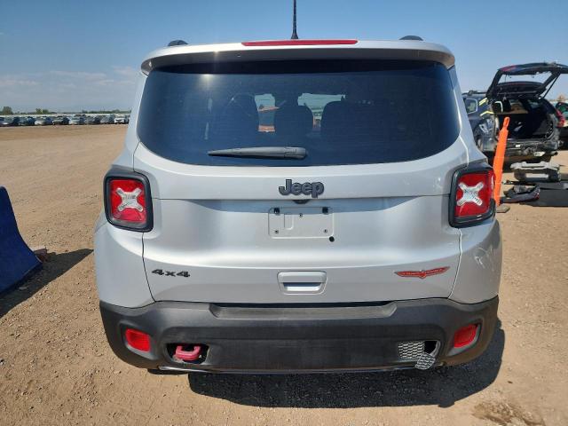 ZACNJDC18MPM31018 - 2021 JEEP RENEGADE TRAILHAWK SILVER photo 6