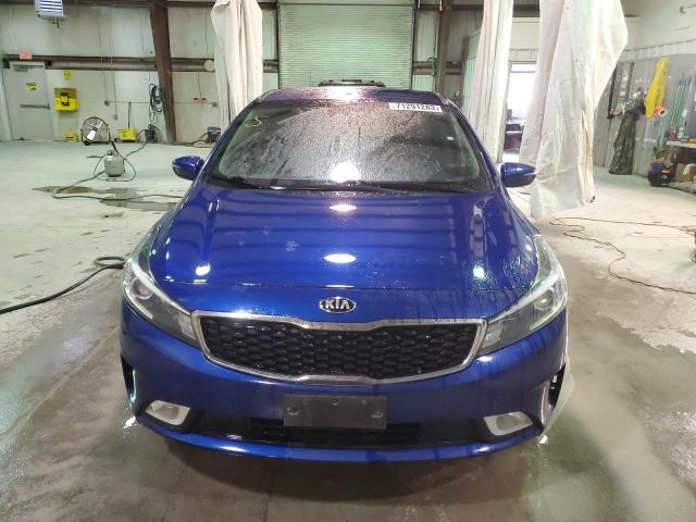 3KPFL4A72HE034299 - 2017 KIA FORTE LX BLUE photo 5