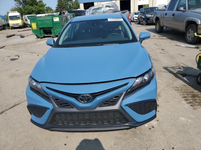 4T1G11BK0RU129485 - 2024 TOYOTA CAMRY SE NIGHT SHADE BLUE photo 5