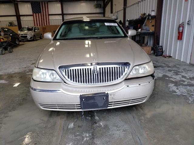 1LNHM81W34Y614505 - 2004 LINCOLN TOWN CAR EXECUTIVE Золотой фото 5