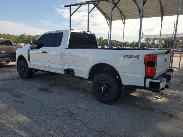 1FT8X2BA2PED39162 - 2023 FORD F250 SUPER DUTY WHITE photo 2
