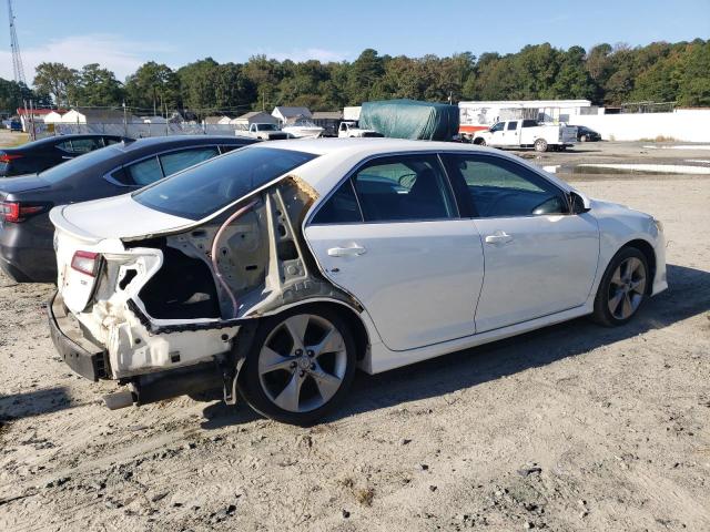 4T1BF1FK5EU442810 - 2014 TOYOTA CAMRY L WHITE photo 3