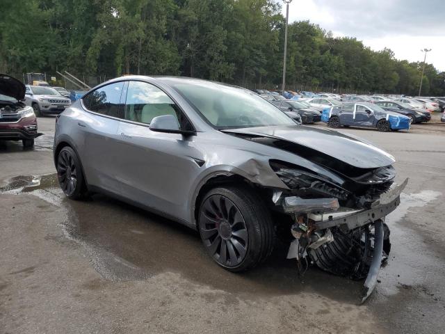 7SAYGDEF5SF304631 - 2025 TESLA MODEL Y SILVER photo 4