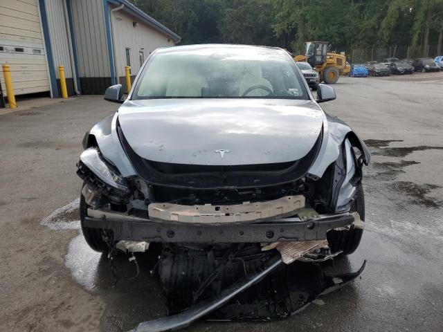 7SAYGDEF5SF304631 - 2025 TESLA MODEL Y SILVER photo 5