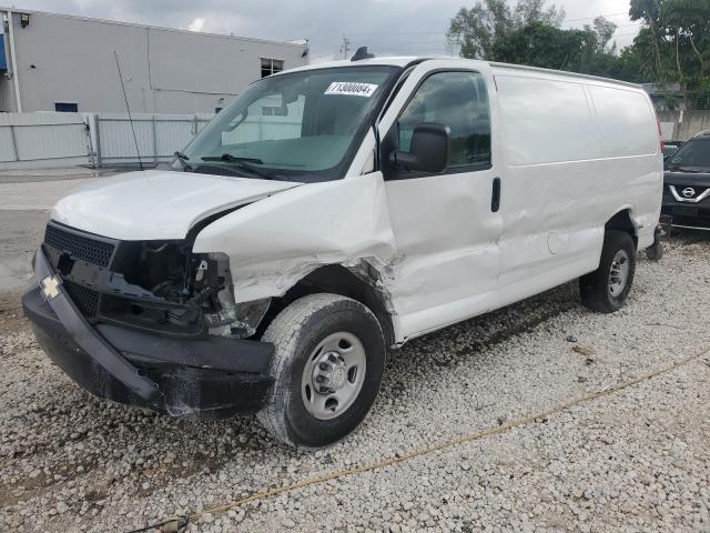 1GCWGAFP2J1170789 - 2018 CHEVROLET EXPRESS G2 WHITE photo 1