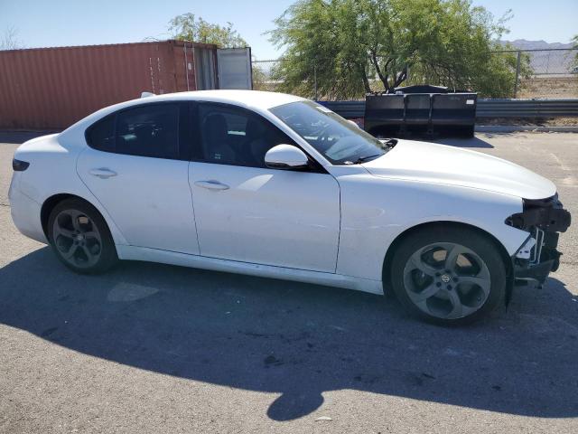 ZARFAEDN8H7552204 - 2017 ALFA ROMEO GIULIA Q4 თეთრი ფოტო 4