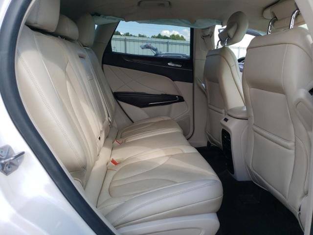 5LMCJ3C95JUL22965 - 2018 LINCOLN MKC RESERVE WHITE photo 11
