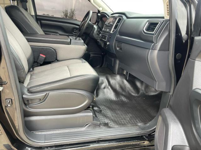 1N6AA1EJ0HN508005 - 2017 NISSAN TITAN S შავი ფოტო 5
