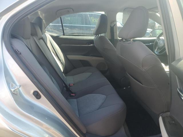 4T1C11BK6MU025946 - 2021 TOYOTA CAMRY LE SILVER photo 10