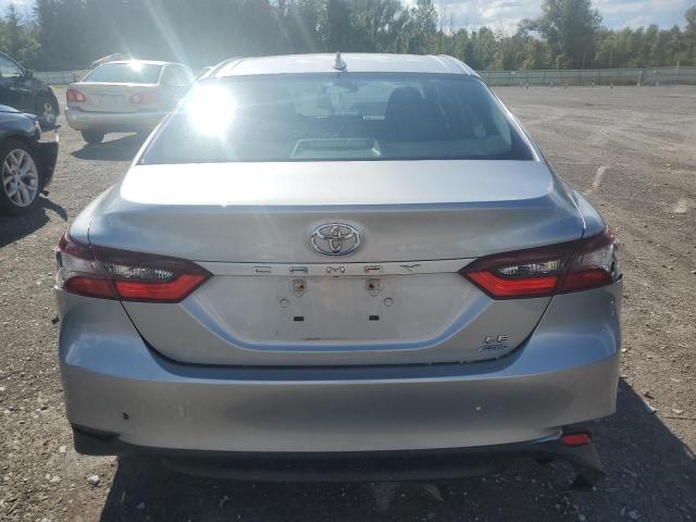 4T1C11BK6MU025946 - 2021 TOYOTA CAMRY LE SILVER photo 6