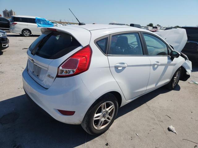 3FADP4EJ0KM103303 - 2019 FORD FIESTA SE Blanc photo 3