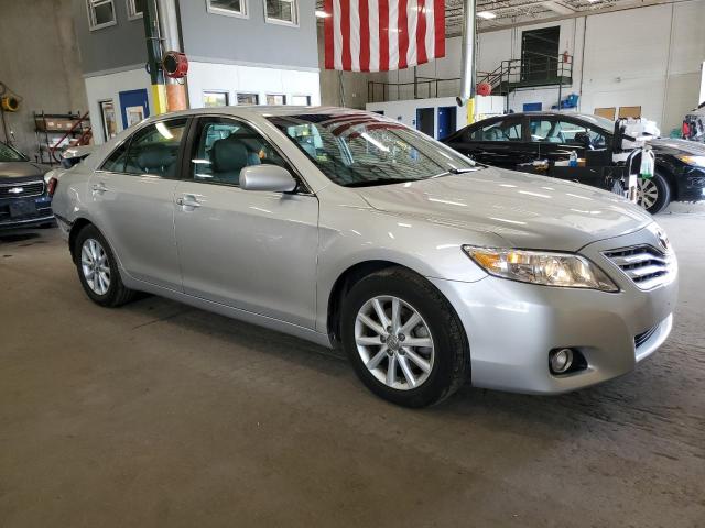 4T4BF3EK3BR095783 - 2011 TOYOTA CAMRY BASE ვერცხლისფერი ფოტო 4