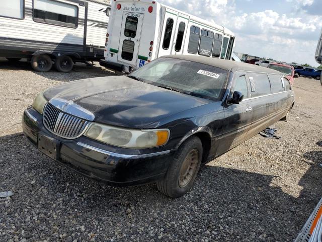 2001 LINCOLN TOWN CAR EXECUTIVE, 