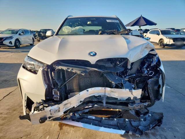 5UX23EU00R9S11777 - 2024 BMW X5 XDRIVE40I Biały zdjęcie 5